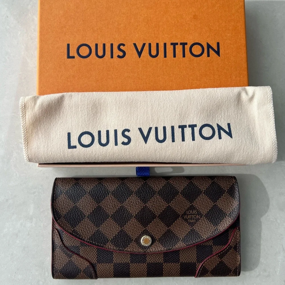 Casia LV long Wallet Cherry with box and dust bag - Picture 1 of 5